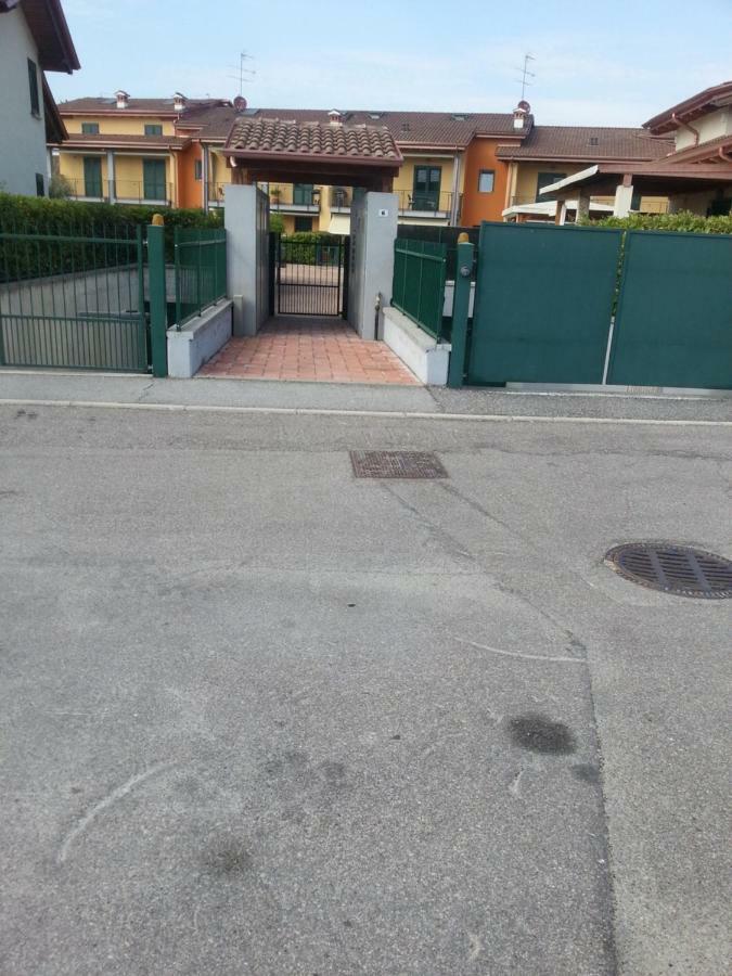 Peschiera Appartamenti Vacanze Peschiera del Garda Exterior photo