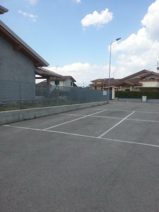 Peschiera Appartamenti Vacanze Peschiera del Garda Exterior photo